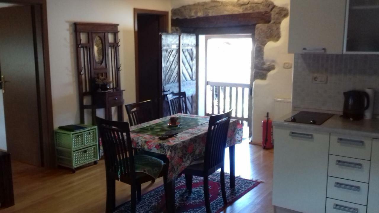 Apartmaji Pri Zivcovih Dutovlje Екстериор снимка